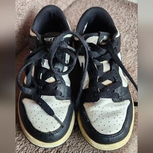 Nike Kids "Panda" Black and White Sneakers 1Y